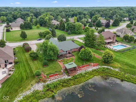 105 Woodfield Green Danville IN 46122
