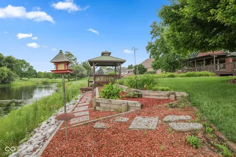 105 Woodfield Green Danville IN 46122