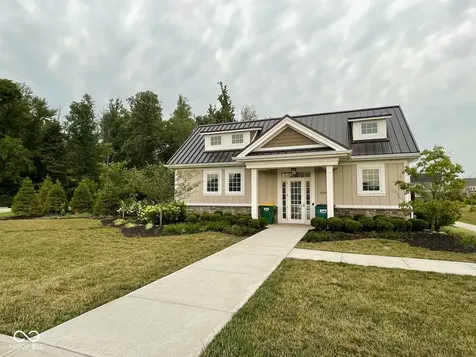 8255 Carnegie Lane Zionsville IN 46077