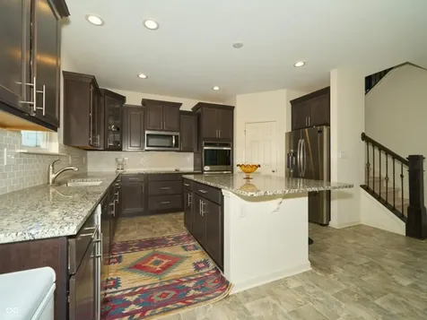 8255 Carnegie Lane Zionsville IN 46077