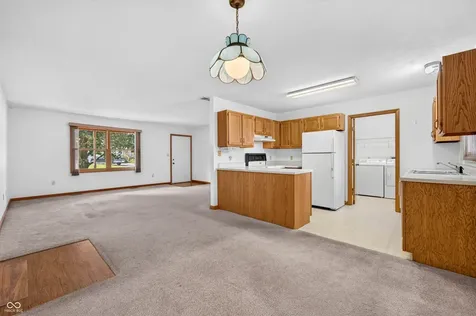 2530 Cedarridge Columbus IN 47203