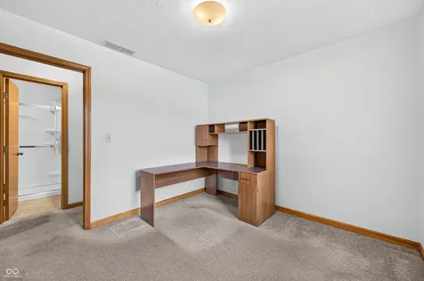 2530 Cedarridge Columbus IN 47203
