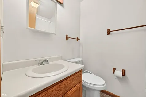 2530 Cedarridge Columbus IN 47203