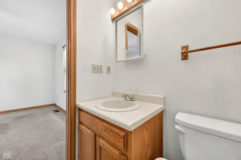 2530 Cedarridge Columbus IN 47203