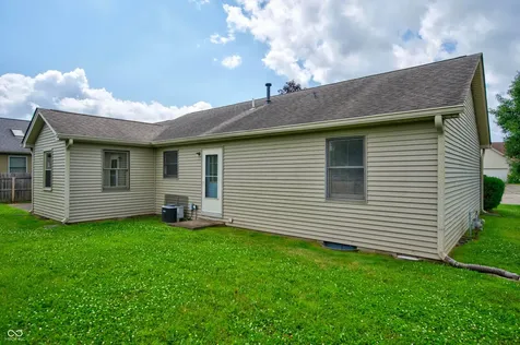 2530 Cedarridge Columbus IN 47203