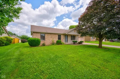 2530 Cedarridge Columbus IN 47203