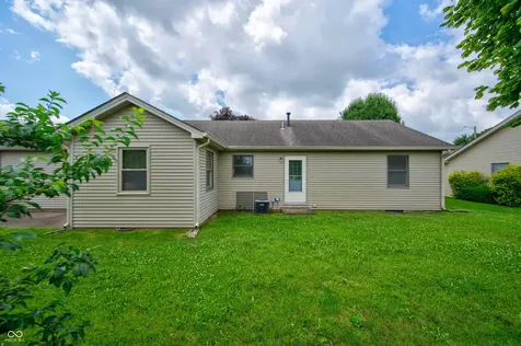 2530 Cedarridge Columbus IN 47203