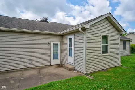 2530 Cedarridge Columbus IN 47203