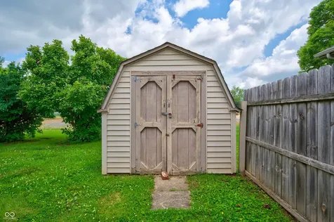 2530 Cedarridge Columbus IN 47203