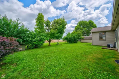 2530 Cedarridge Columbus IN 47203