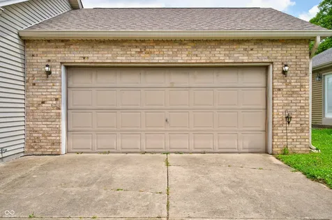 2530 Cedarridge Columbus IN 47203