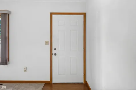 2530 Cedarridge Columbus IN 47203