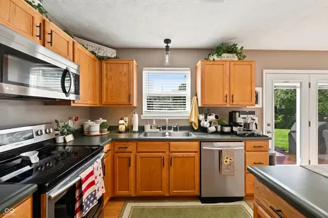 5435 Reston Drive Plainfield IN 46168