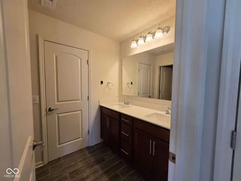 4422 Voyageur Way Carmel IN 46074