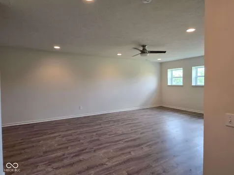 4422 Voyageur Way Carmel IN 46074