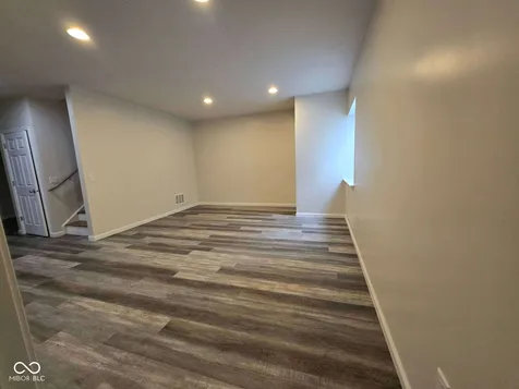 4422 Voyageur Way Carmel IN 46074