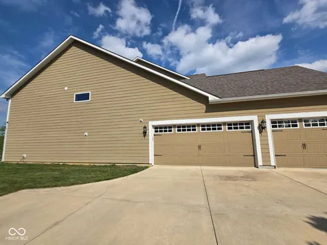 4422 Voyageur Way Carmel IN 46074