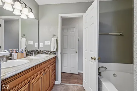 12198 Rambling Road Fishers IN 46037