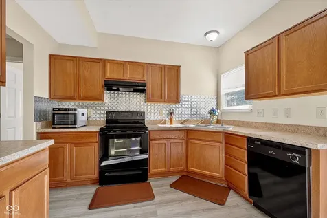 1893 Osman Drive Avon IN 46123