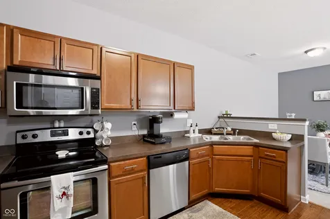 12135 Scoria Drive Fishers IN 46038