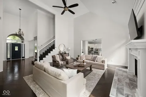 9904 Oak Ridge Drive Zionsville IN 46077