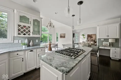 9904 Oak Ridge Drive Zionsville IN 46077