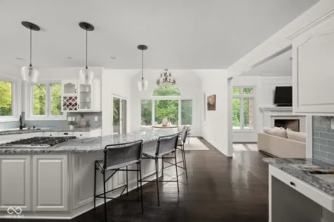 9904 Oak Ridge Drive Zionsville IN 46077