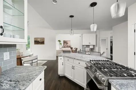 9904 Oak Ridge Drive Zionsville IN 46077