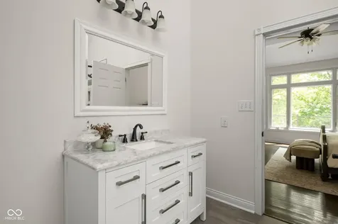 9904 Oak Ridge Drive Zionsville IN 46077