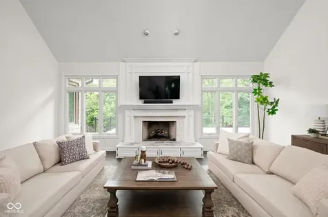 9904 Oak Ridge Drive Zionsville IN 46077