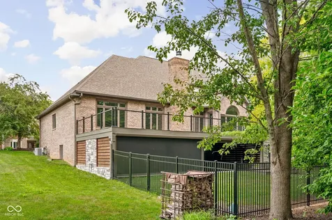 9904 Oak Ridge Drive Zionsville IN 46077