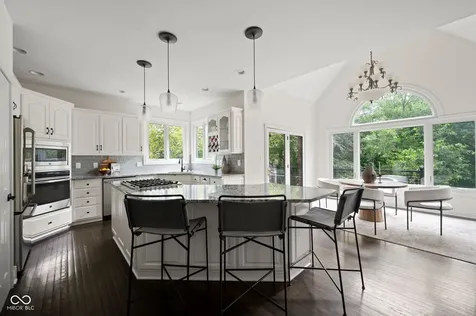 9904 Oak Ridge Drive Zionsville IN 46077