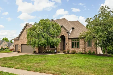 9904 Oak Ridge Drive Zionsville IN 46077