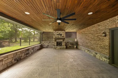 9904 Oak Ridge Drive Zionsville IN 46077