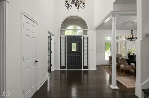 9904 Oak Ridge Drive Zionsville IN 46077