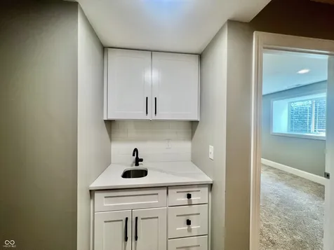 4381 S 550 W Columbus IN 47201