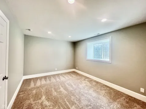 4381 S 550 W Columbus IN 47201