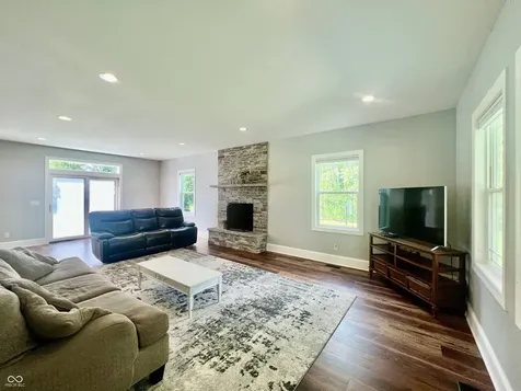 4381 S 550 W Columbus IN 47201
