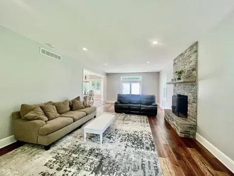 4381 S 550 W Columbus IN 47201