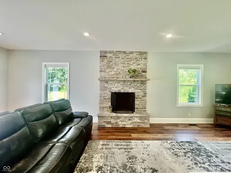 4381 S 550 W Columbus IN 47201