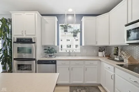 2386 The Springs Drive Indianapolis IN 46260