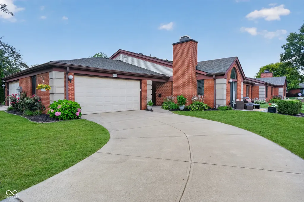 9320 Oak Run East Drive Indianapolis IN 46260