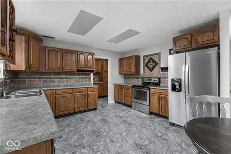 6607 Sonesta Drive Indianapolis IN 46217
