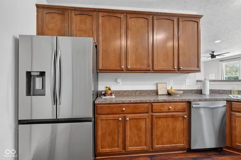 5735 W Port Drive Mccordsville IN 46055