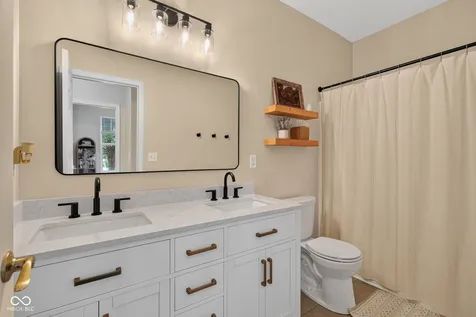 5735 W Port Drive Mccordsville IN 46055