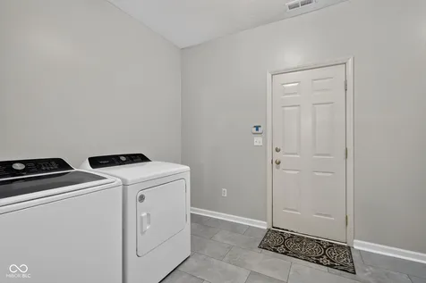 5735 W Port Drive Mccordsville IN 46055