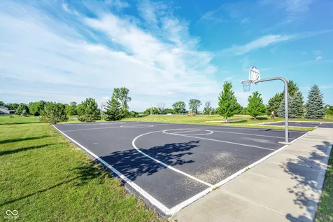 5735 W Port Drive Mccordsville IN 46055