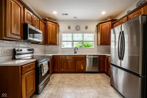 3382 Nottinghill Drive E Plainfield IN 46168