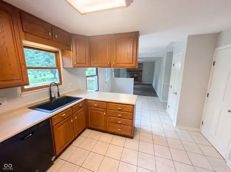 7744 Oakshot Lane Indianapolis IN 46268