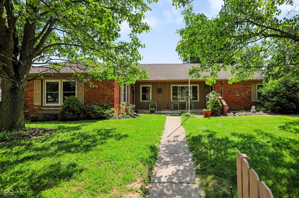 615 Simmons Street Plainfield IN 46168